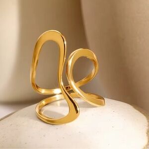 Avangarde Gold Irregular Ring